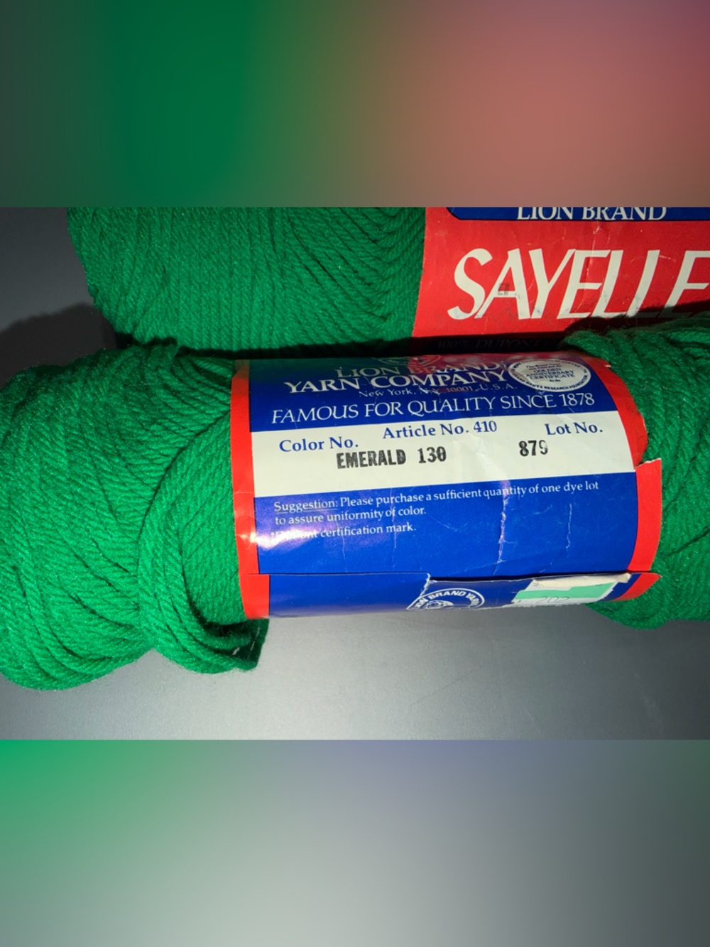 Vintage Lion Brand Sayelle Worsted Yarn - Bright Green (3 Skeins) Emerald 130 - Picture 2 of 2